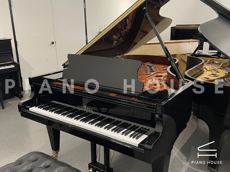 Schimmel Classic C213 Tradition