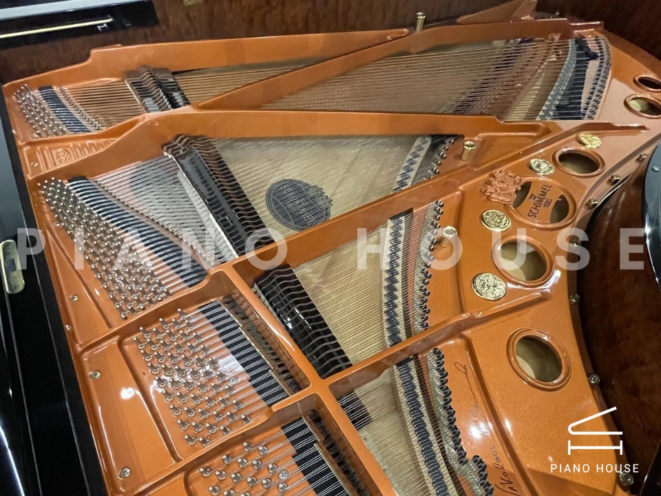 Schimmel Classic C213 Tradition