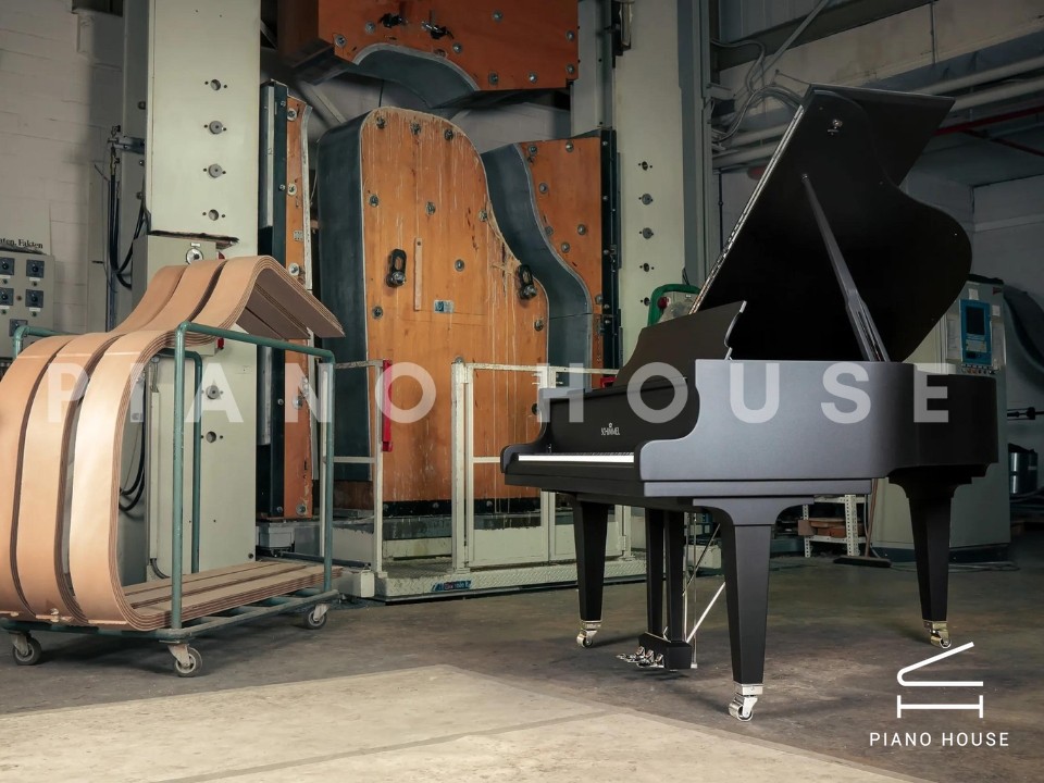 Schimmel Classic C169 The Black Pearl