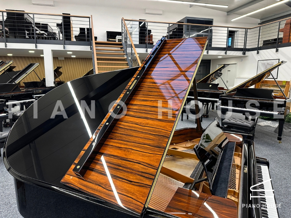 STEINWAY MODEL O-180 (Macassar & Polish Ebony)