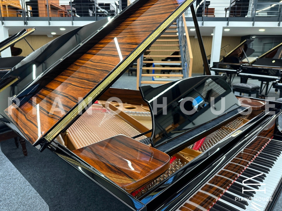 STEINWAY MODEL O-180 (Macassar & Polish Ebony)