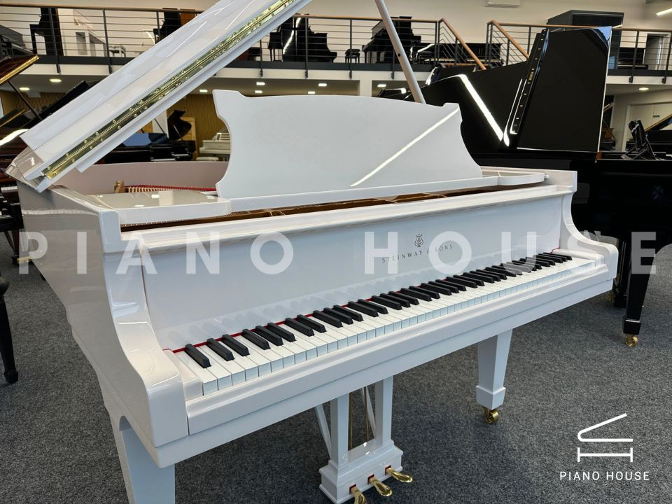 STEINWAY MODEL O-180 (White)