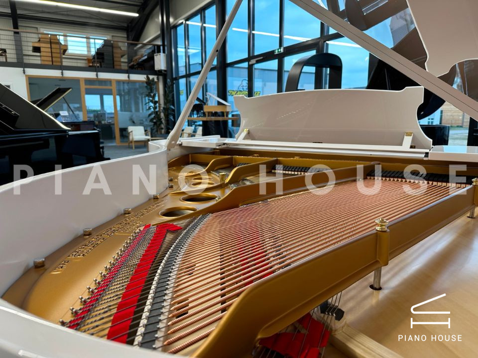 STEINWAY MODEL O-180 (White)