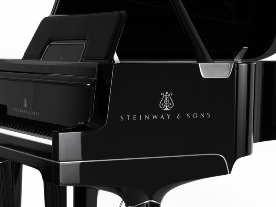 Steinway & Sons Gran Nichetto (The Black Polished)