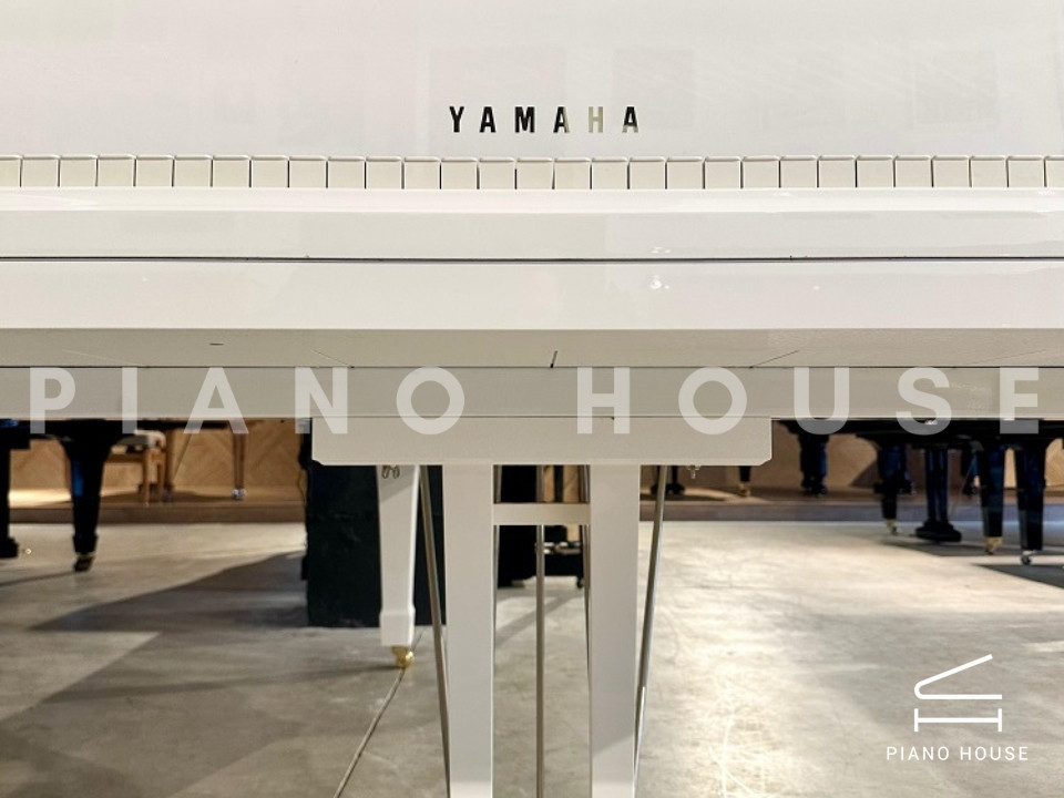 YAMAHA C6 PWH (USED)