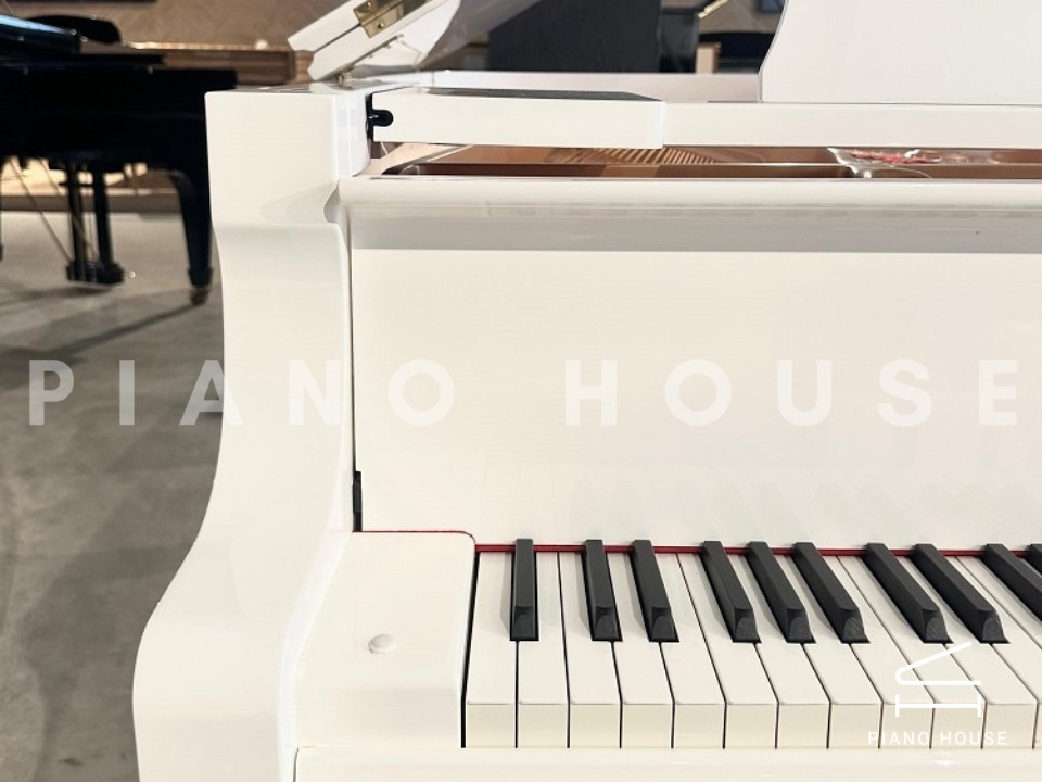 YAMAHA C6 PWH (USED)