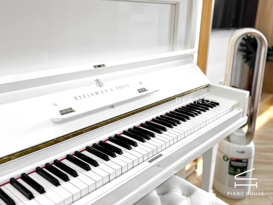 STEINWAY K-132 WH