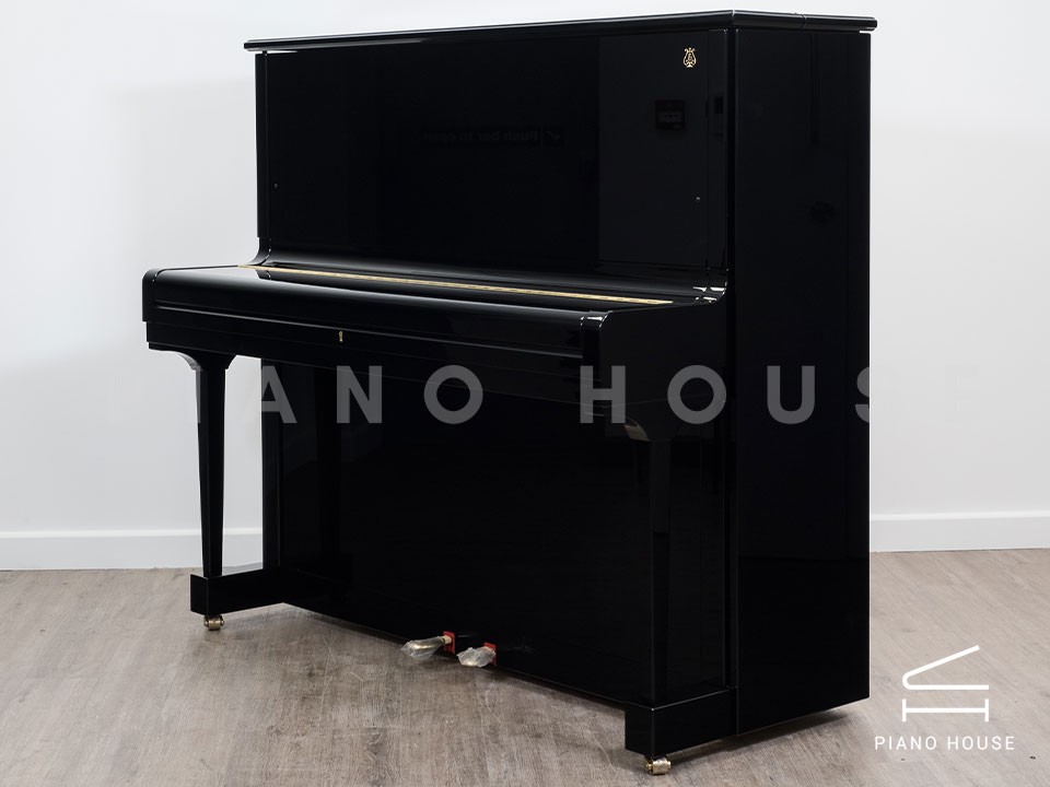 STEINWAY K-132 C2010
