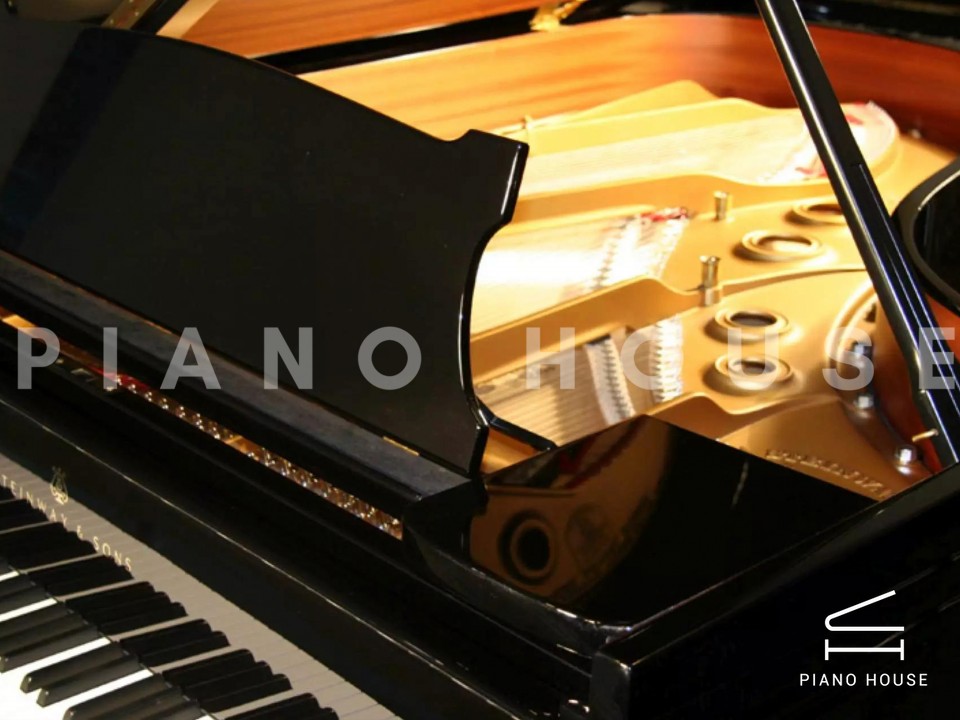 STEINWAY A3