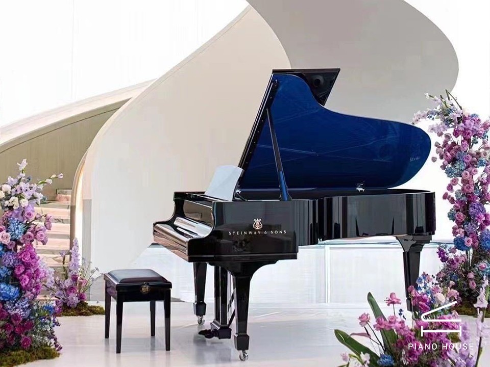 STEINWAY MODEL B-211 (USED)