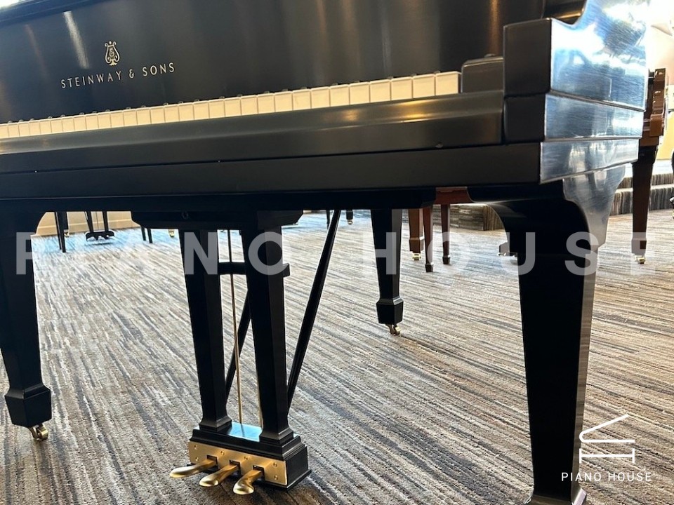 STEINWAY MODEL M (USED)