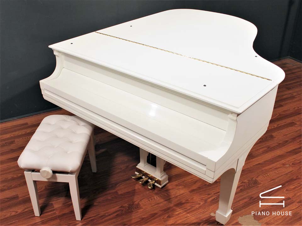STEINWAY MODEL O (Trắng)