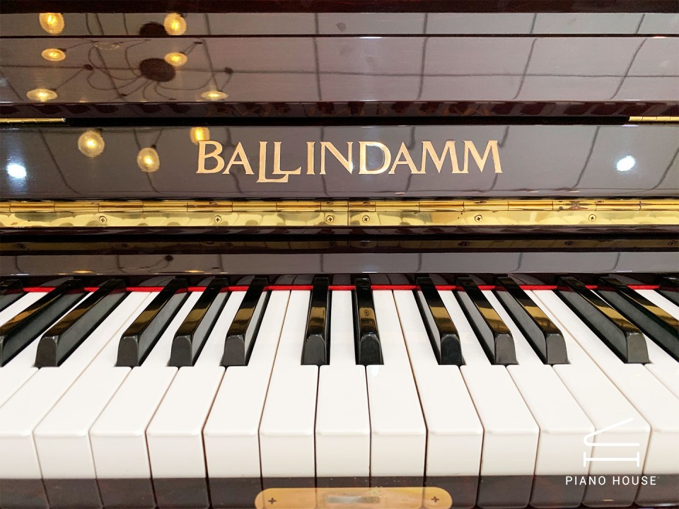 PIANO BALLINDAMM B130