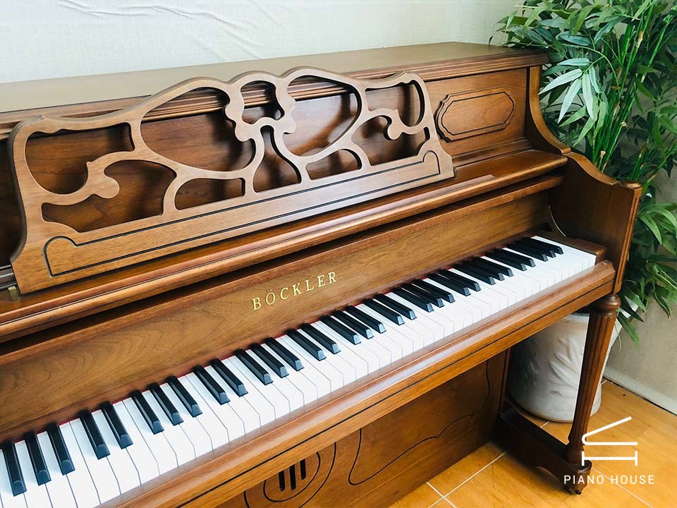 PIANO BOCKLER AH220