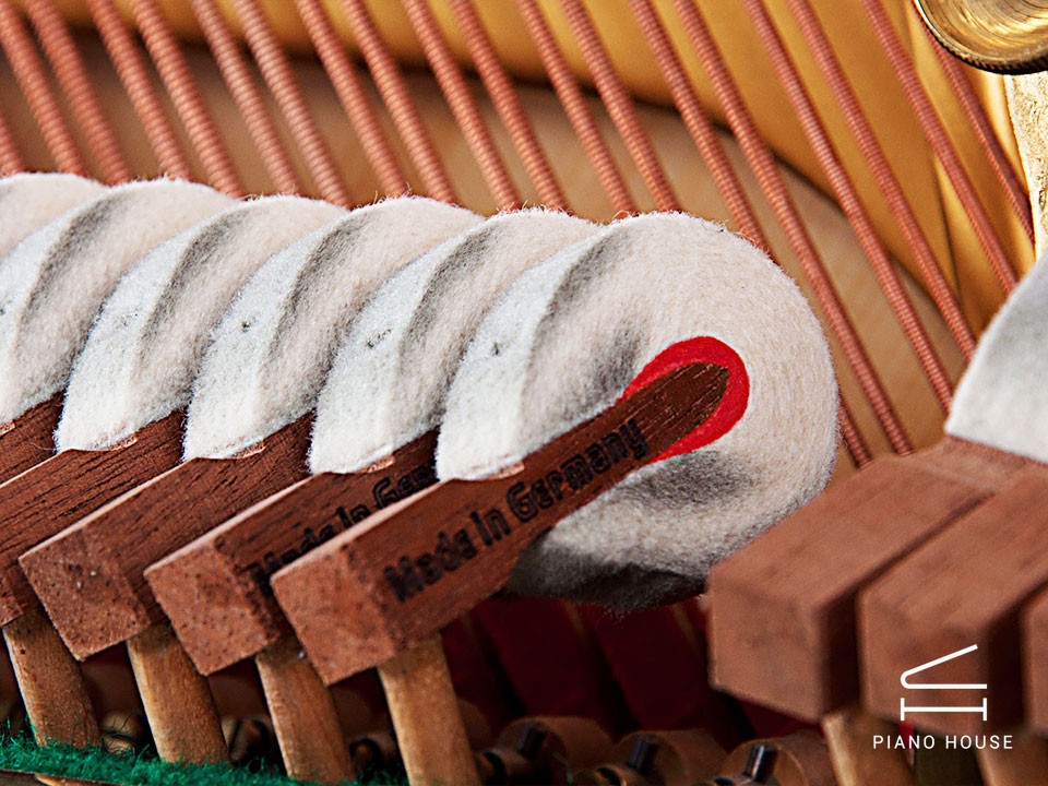 STEINWAY Z114 PE