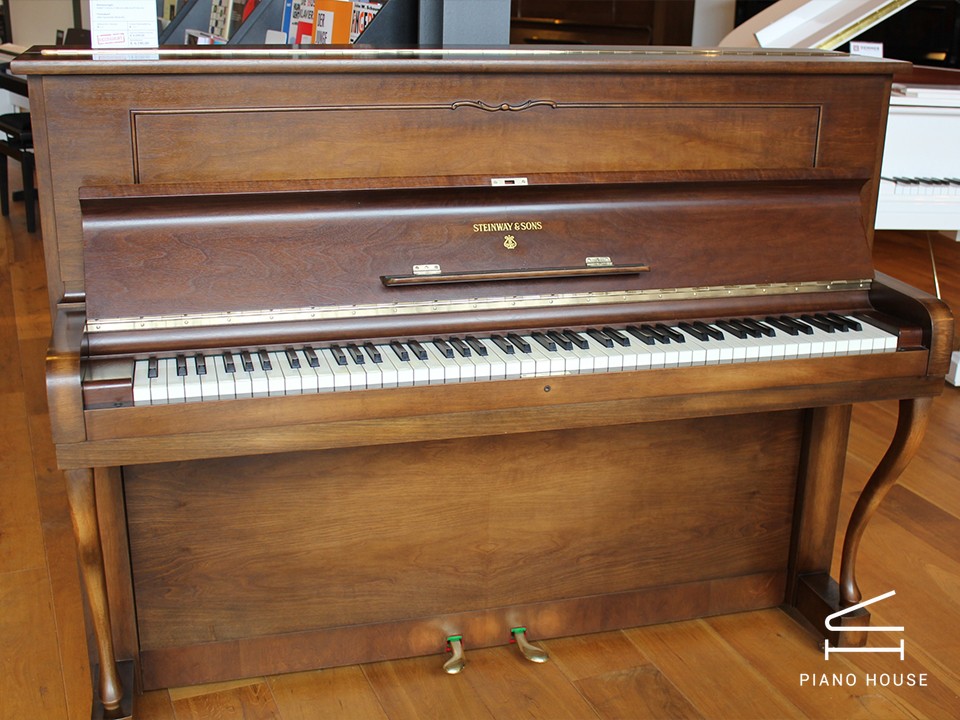 STEINWAY Z114 WN