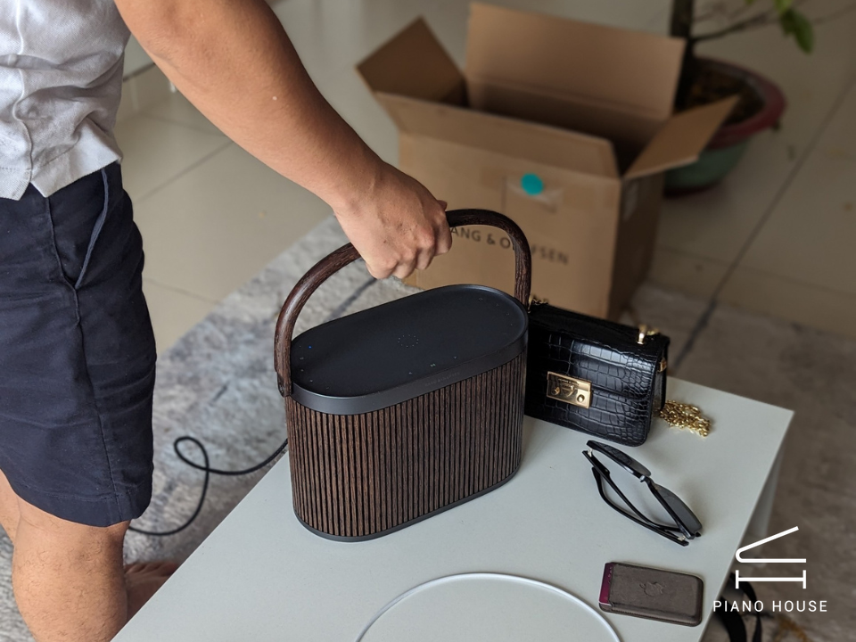 Loa B&O Beosound A5 Dark Oak (Xách Tay)