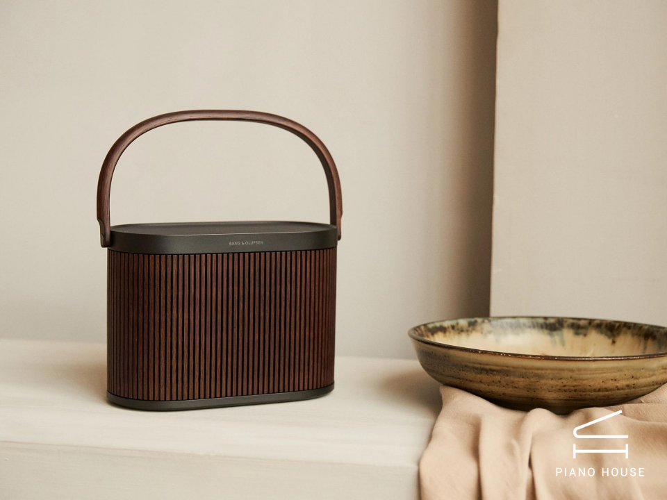 Loa B&O Beosound A5 Dark Oak