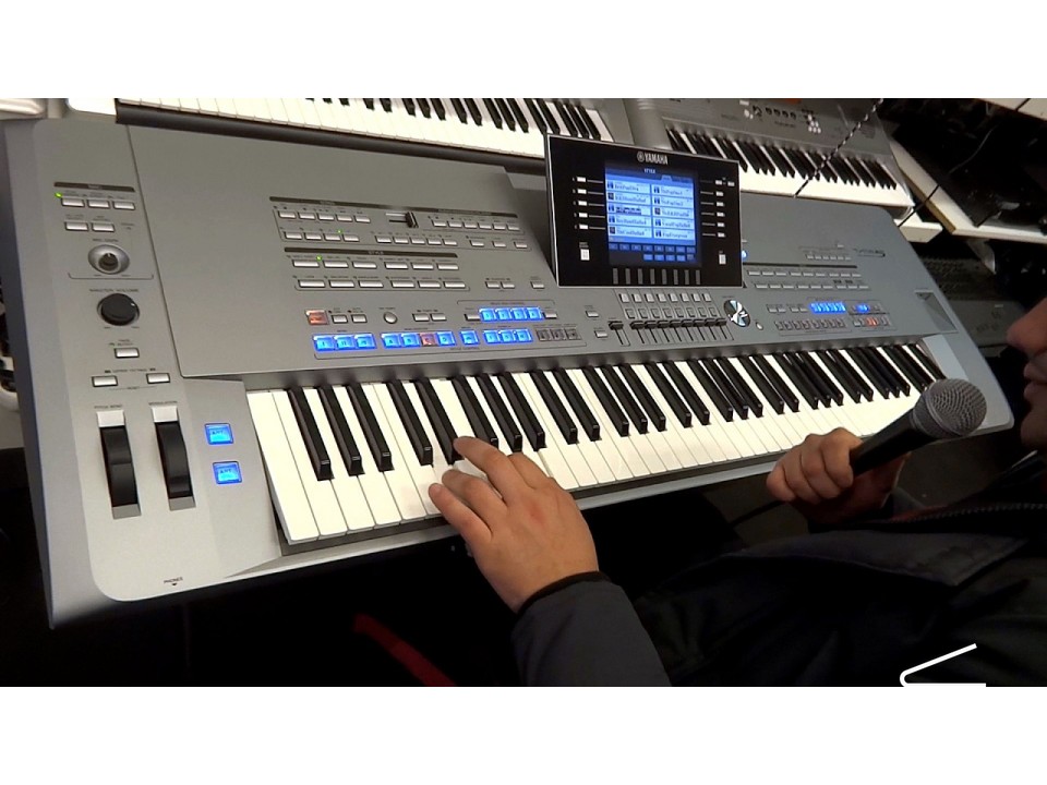 Yamaha Tyros 5 – 76 Phím