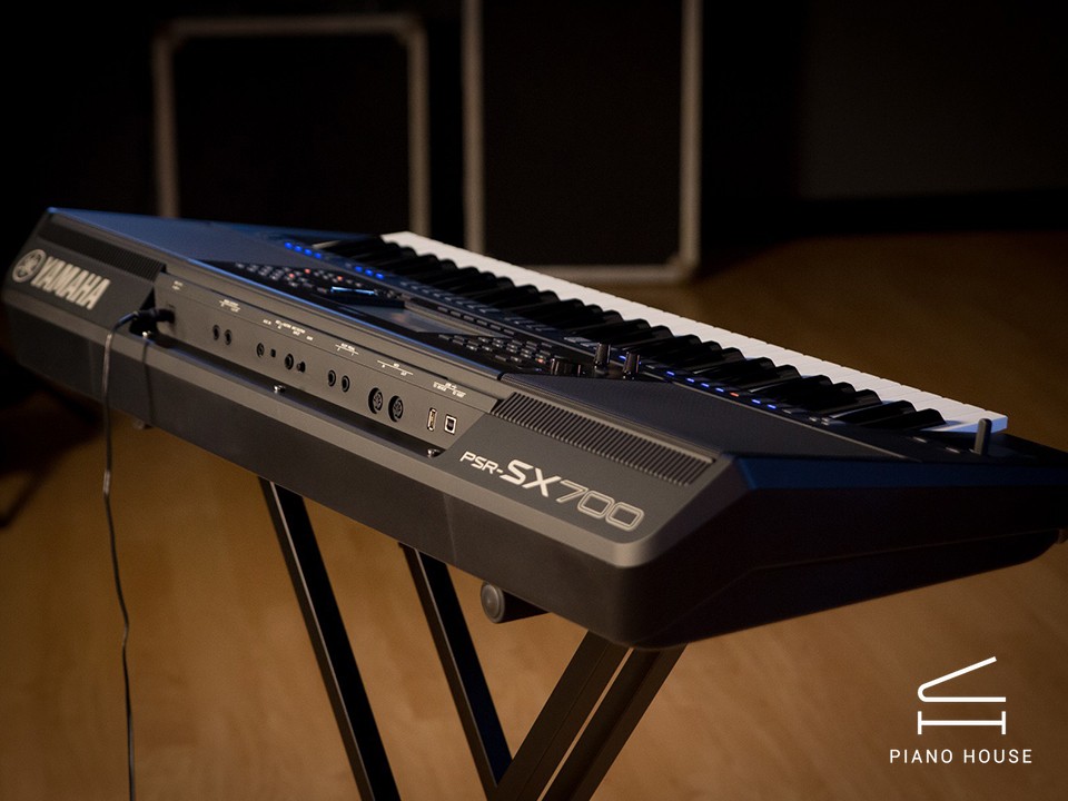 Yamaha PSR SX700