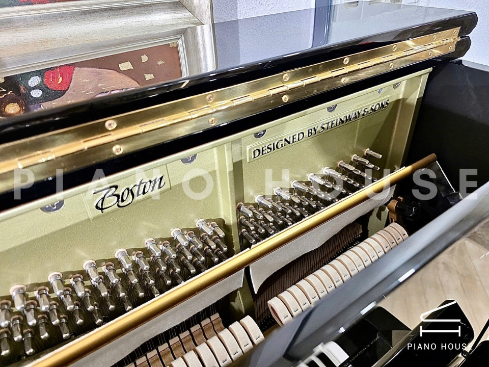 Boston UP-132E PE Professional Upright (USED)