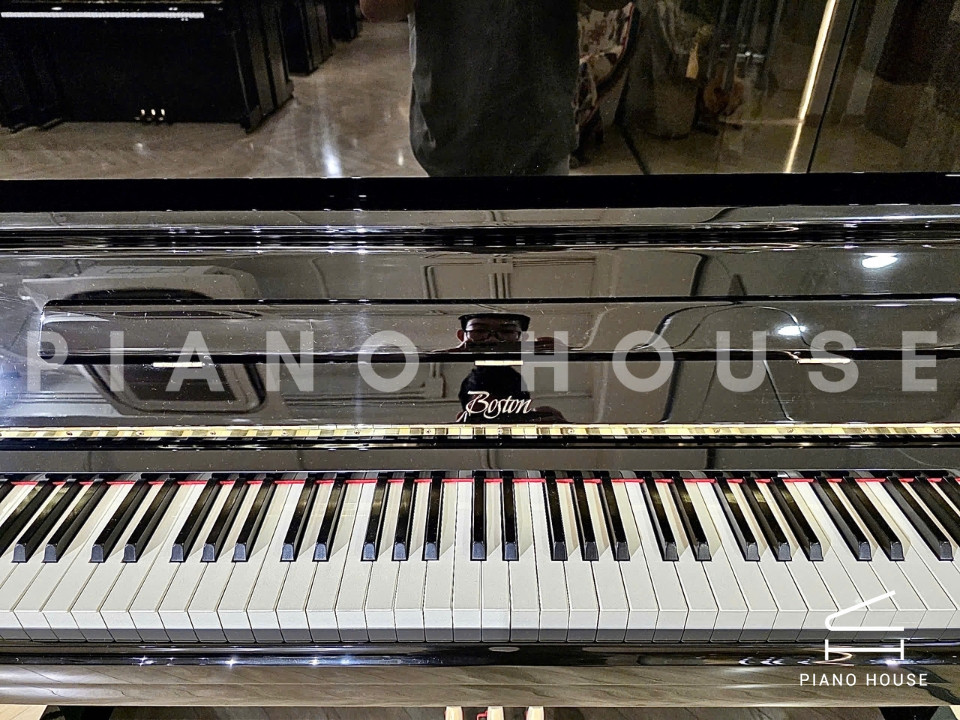 Boston UP-132E PE Professional Upright (USED)