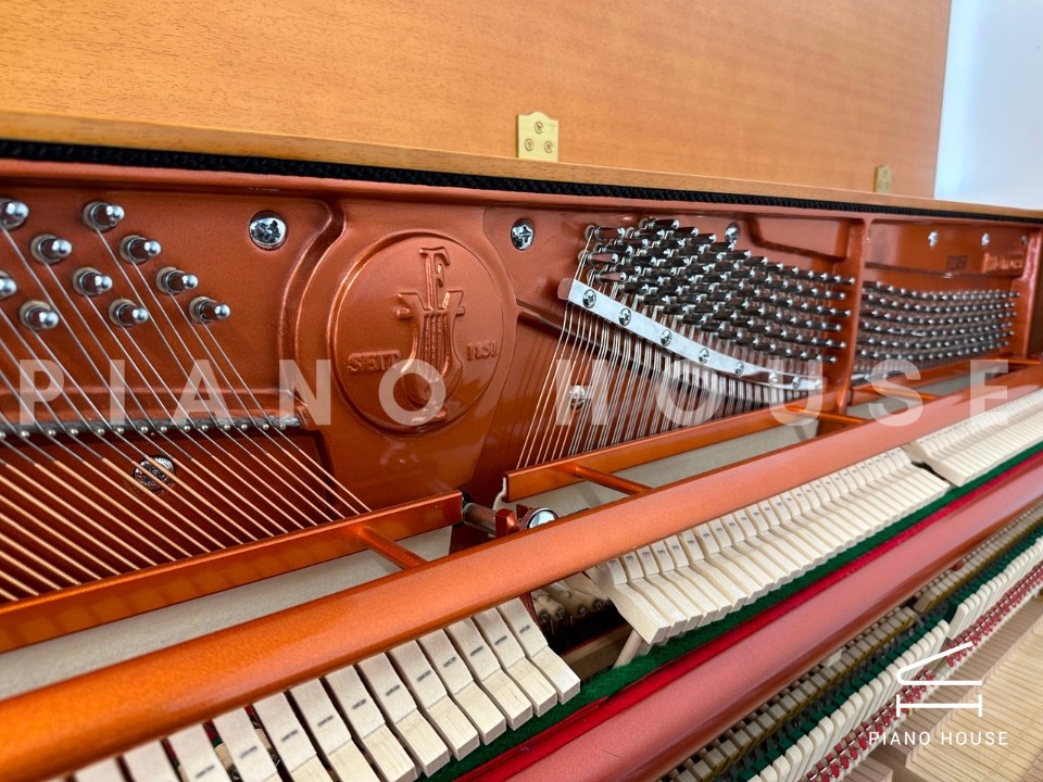 FEURICH 122 Universal (Cherry Satin)