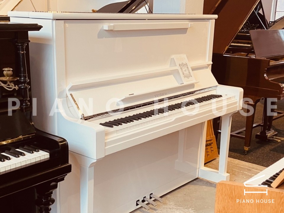 FEURICH 133 Concert (White Polished)