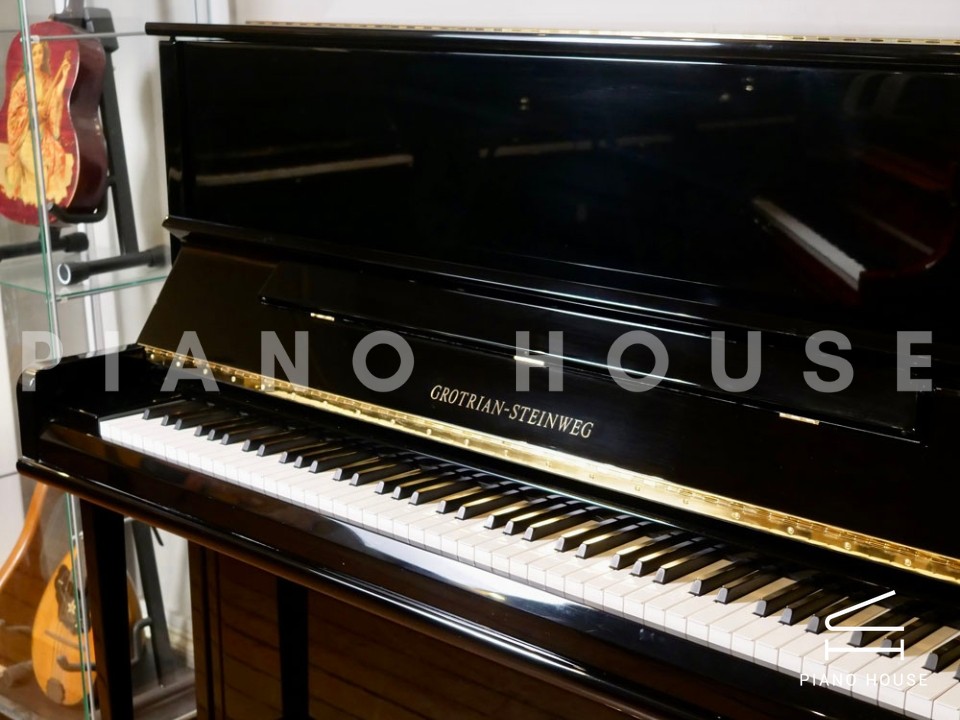 Grotrian G124 Concerto Series | Upright Ebony Polish | Grotrian-Steinweg