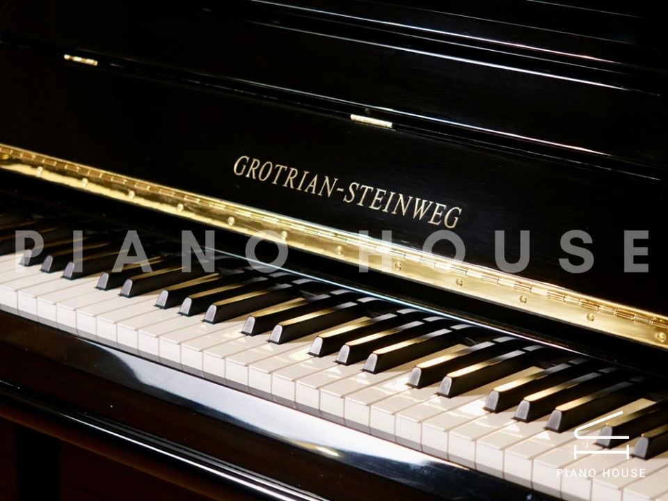 Grotrian G124 Concerto Series | Upright Ebony Polish | Grotrian-Steinweg