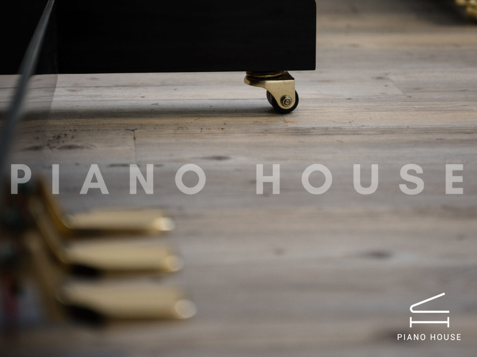 MHA-131U - Artist Series