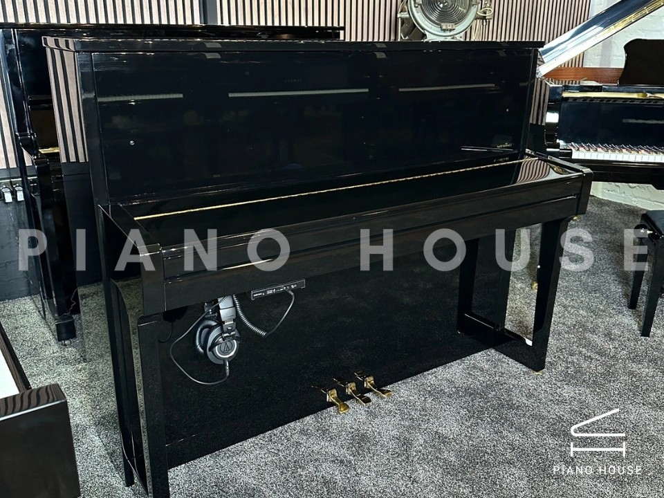 Wilhelm Schimmel W114 Tradition (Ebony High Gloss)