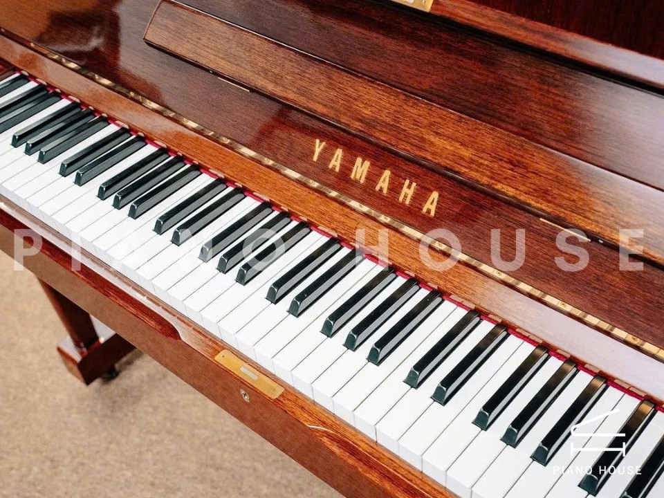 YAMAHA U7H