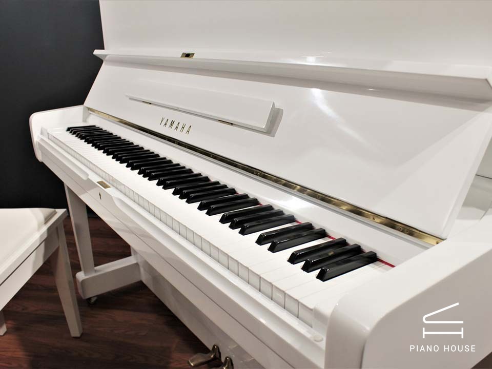 YAMAHA U1 Wh