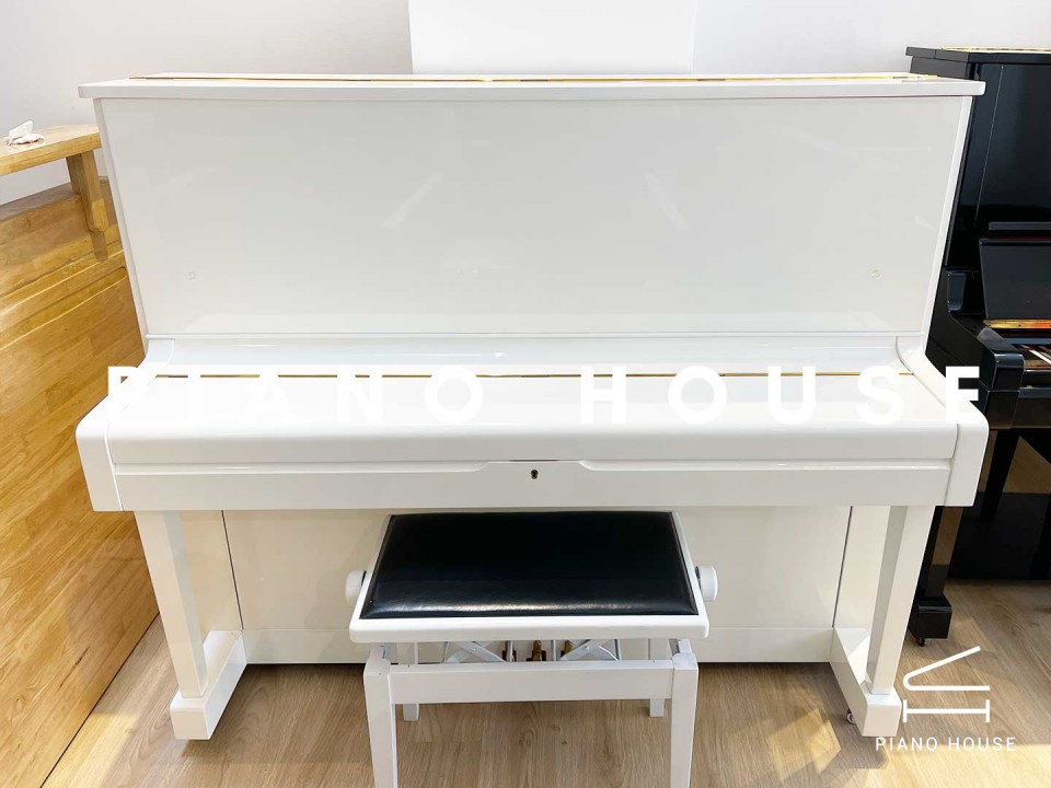 YAMAHA U2B