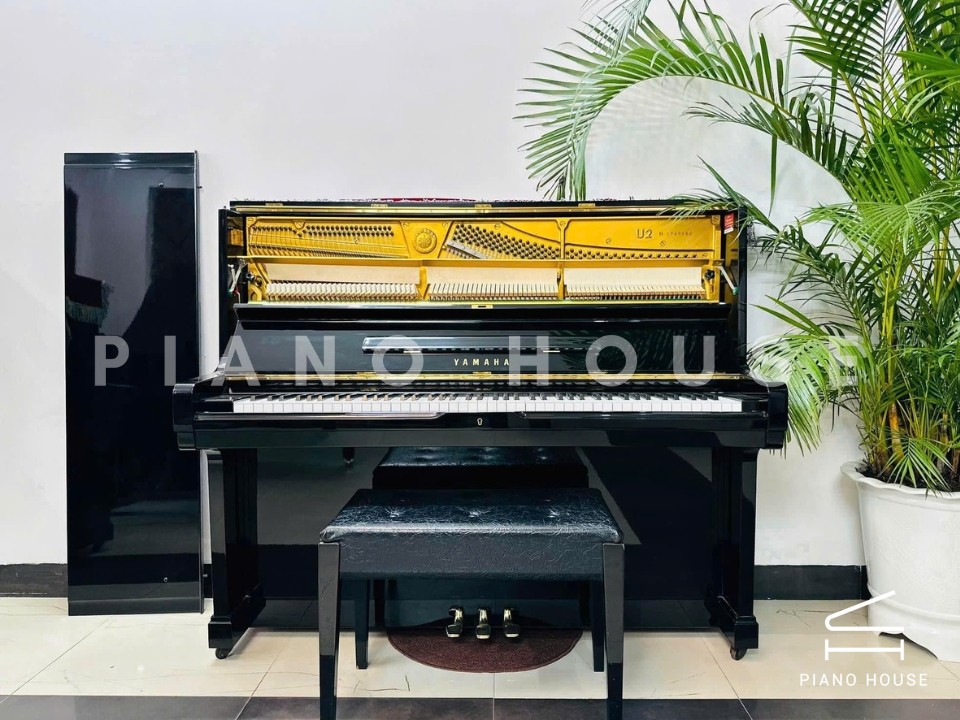 YAMAHA U2H