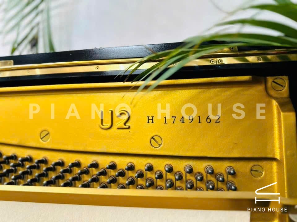 YAMAHA U2H
