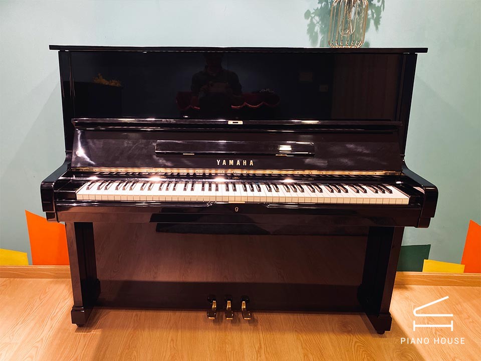 YAMAHA U2G