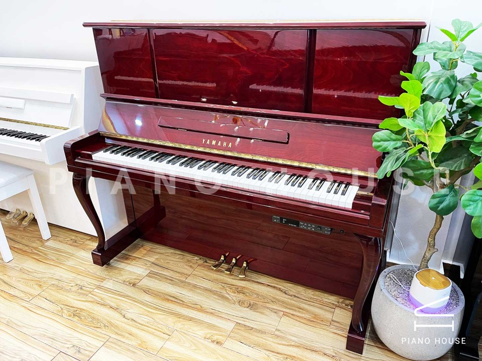 YAMAHA U30BiC