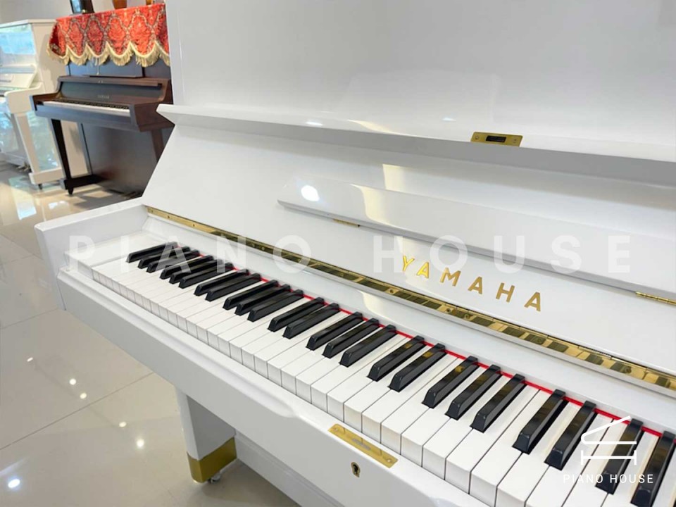 YAMAHA U5 WH