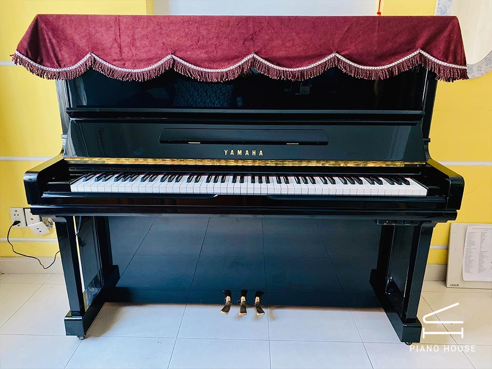 YAMAHA U300SX Silent