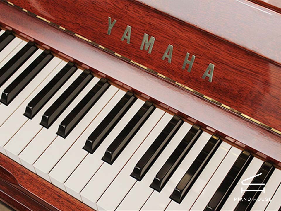 YAMAHA U300MhC